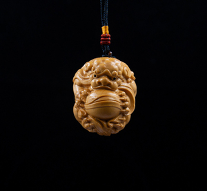 黄杨木雕实木雕刻狮子抱球手把件男士随身把玩转运球新中式挂件文