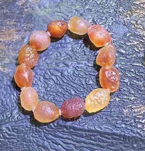 新疆葡萄干玛瑙酒红圆珠原石手串手链手饰男女同款配饰玉石糖心