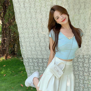 直播衣服女主播服装上镜紧身v领甜美辣妹风穿搭上衣ins潮短款t恤