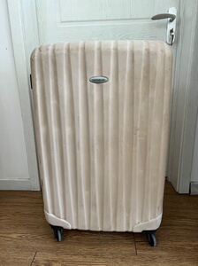 日本旅游购买的32寸新秀丽行李箱
