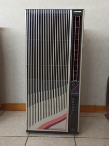 日本东芝 窗式冷暖空调 电压100v 功率 880w