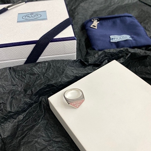 prada彩色logo戒指 925纯银纯银纯银普拉达四个颜色
