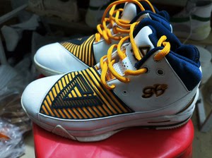匹克 乔治希尔系列 大三角 防滑耐磨 实战篮球鞋 白黄色 4