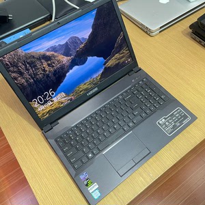 神舟战神游戏本,畅玩各种游戏,背光灯键盘,i5 8400六核