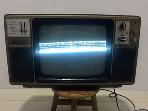 飞跃牌14寸黑白电视机飞跃