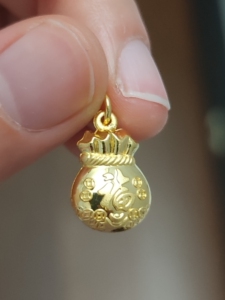菜百福袋黄金吊坠,2.06g,包装齐全,全新840元,不退不