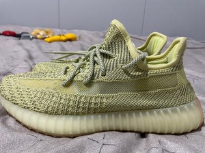 yezzy350 丁黄满天星 get 全新原盒42码 细节如