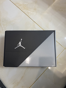aj11大魔王鞋盒