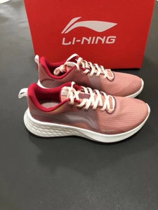 李宁 女款 夏季 运动网鞋 原价369现特价 159.