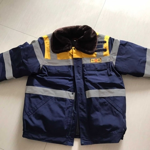 铁路佳车羽绒服