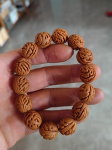 野生毛桃核,碧桃核手串,纹路漂亮,油性好,己后走色漂亮,尺寸