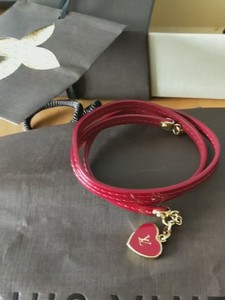 路易威登lv限量版皮绳手链全新没使用过,全长53厘米.百分百