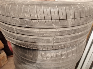 米其林轮胎,加意大利牌momo正品轮毂,17寸50-205