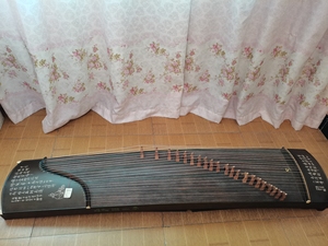 扬州金凤可折叠古筝,九成新,全套配件齐全,家里小孩选学才艺时