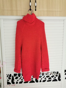七格格红色高领毛衣 含羊毛成分 仅试穿没穿出门过 原价二百多