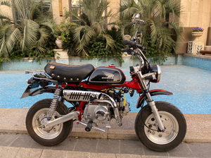 出售三鑫50电喷复古小猴子摩托车.