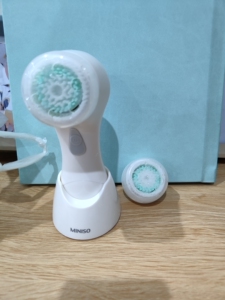 名创优品洗脸仪刷头