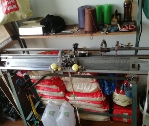 毛衣机器编织机横机9针400元,12针500.缝合机  缠线