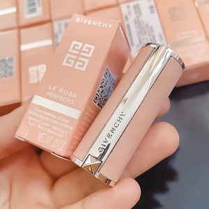 纪梵希润唇膏小粉皮01号,买正装送的小样,滋润保湿,淡化唇纹