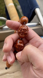 谢才元 笑脸十分开心佛头手串手持,颗颗带款,颗颗笑脸和眼神都