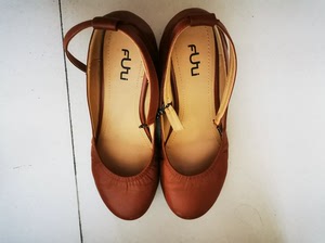 富丽女鞋 纯皮 跟高3cm 穿过一段时间