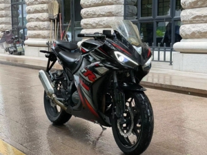 急出售国产雅马哈v6 液晶咪表  带手机支架 车况精品  原