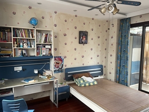 儿童房全套，书橱带书桌，1.5米床，大自然床垫，80宽衣橱一