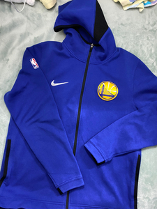 耐克勇士队外套