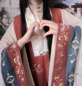 檀香阁原创汉服金鱼花火