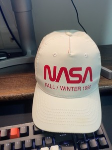 279购入NASA仙鹤3m反光鸭舌帽 88包邮出