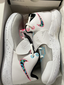 全新正品 nike 耐克欧文3白彩虹 cd0191-104