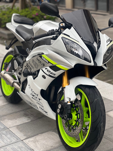 11年雅马哈r6,网红版画,成色细节非常不错,价格也不贵,喜