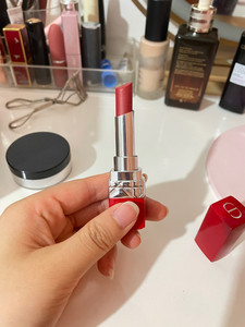 迪奥红管614 外壳有轻微磨损,2023年到期