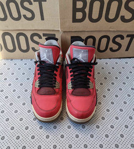 aj4 大红公牛42码 2013款 老鞋子 中底裂纹开胶如图