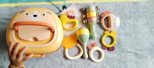 自家宝贝的玩具，几乎全新：贝恩施拨浪鼓，摇铃套盒，米宝兔不倒