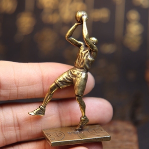 nba湖人队黑曼巴科比后仰跳投篮球明星纯黄铜雕塑人像桌面小摆