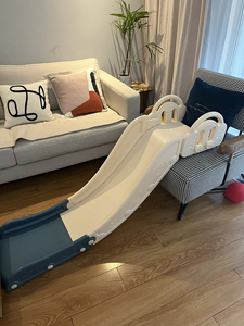 儿童室内滑滑梯,9成新,随便搭在沙发或是床上就可以玩,几十块