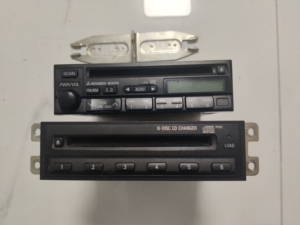 三菱帕杰罗v73原车cd主机,6碟cd机一套,04款进口v7