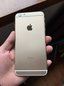 苹果6sp国行64g金色,只换过电池,其他原装无拆无修.功能