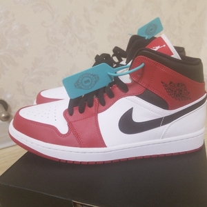 aj1  mid  chicago 小芝加哥全新红白经典配色