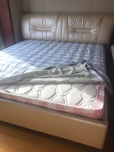 金百利皮床卡其色1.8米x2米带床垫