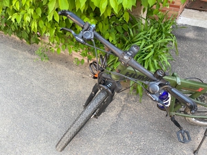 hummer山地自行车8成新,配置齐全,闲着出售.辽阳201