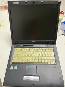 富士通fmv-c8240笔记本电脑，前段时间还正常使用老电影