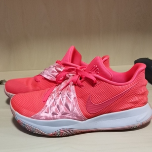 nike 欧文4low西瓜红/粉色 颜值爆高