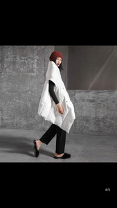 半尘 原创设计女90白鸭绒个性款羽绒披肩马甲 多种用途随时保