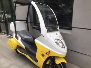 电动电瓶车两轮带棚