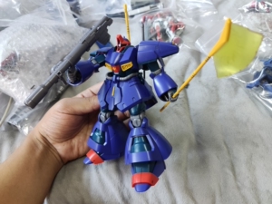 德莱森大魔 zz配色高达,万代 hg成色及配件如图,所见即所