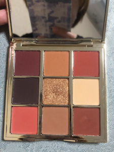 卡婷颐和园9色眼影,9成新,基本没用过,c03秋月色,一口价