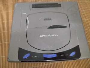 世嘉土星ss日版初代游戏机,送电源和自选两只刻录碟,正常读碟