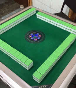 136张牌的折叠麻将机,有东南西北中发白的